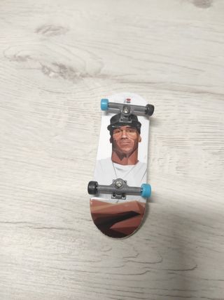 Finger skate