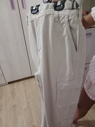 Pantalón cargo Stradivarius