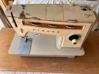 Máquina de coser Singer