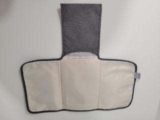 Cambiador plegable con bolsillo