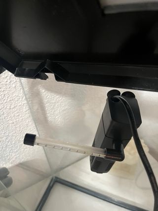 Pecera con filtro y luz led