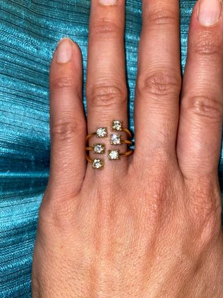 Anillo ajustable en acero inoxidable y brillantes