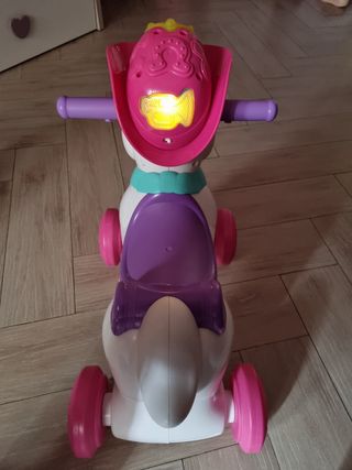 Cavallo a dondolo cavalcabile