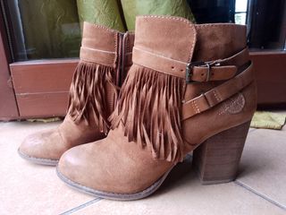 Stivaletti marroni Coveri You Young 40 con frange