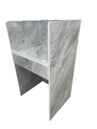 Mostrador de estética y peluquera pequeño