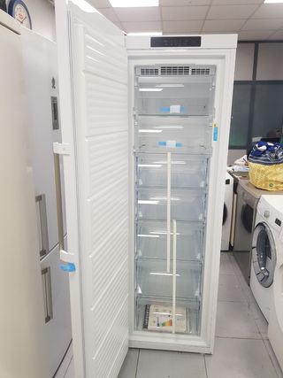Congelador vertical nueva con tara + garantía 