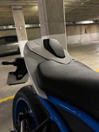 Suzuki GSX‑8S 2024 – 4.500 km  – Garantia