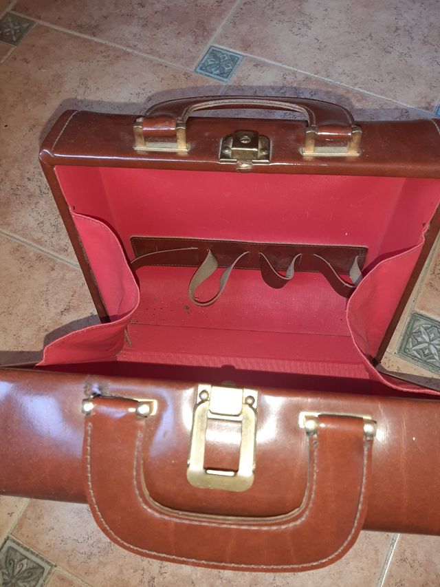 Borse e beauty anche in pelle