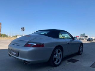 PORSCHE 911 Carrera 4 Cabrio