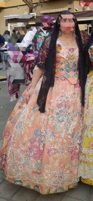 Traje de fallera siglo XVIII