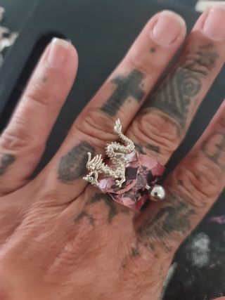 Conjunto de pulsera y anillo piel plata