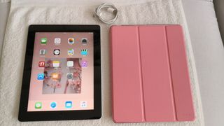 Ipad 2 16 gb con funda.