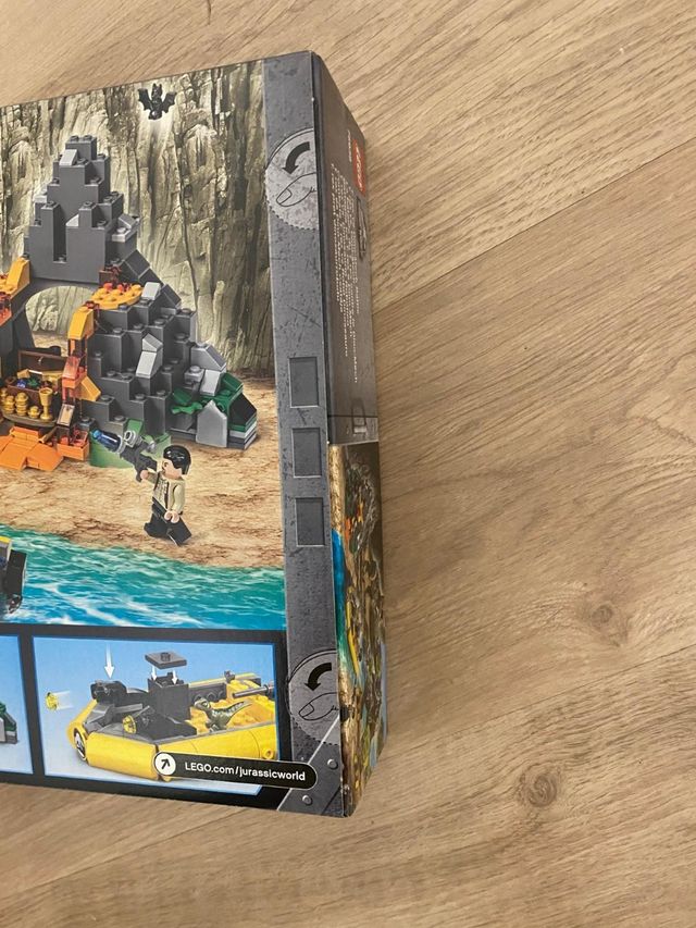 LEGO 75938 J. World T-REX vs Dino Robot