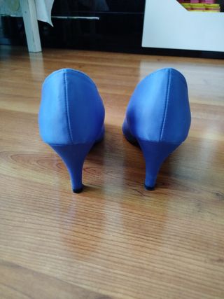 Zapatos satinados azules