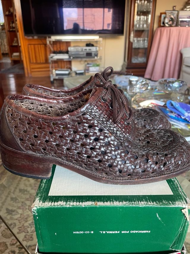 Zapatos caballero piel marron trenzados