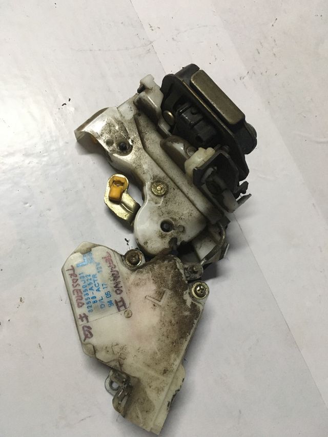 Cerradura Nissan terrano 2 Trasera izquierda