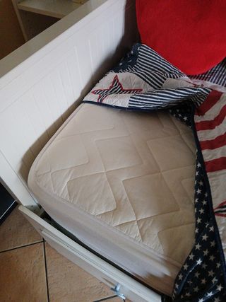 Cama y colchón Pikolin 80x200cm