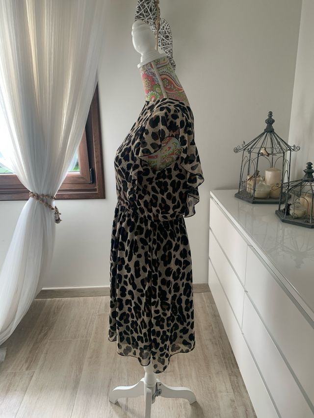 Vestido con print de leopardo