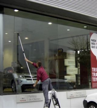 Limpieza de cristales y escaparates