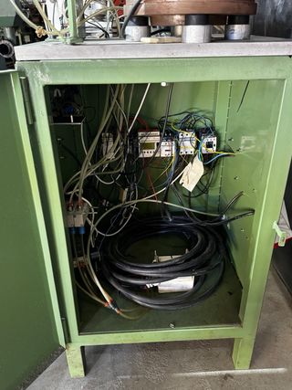 MAQUINA PONER CHAPAS