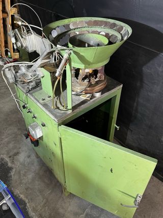 MAQUINA PONER CHAPAS