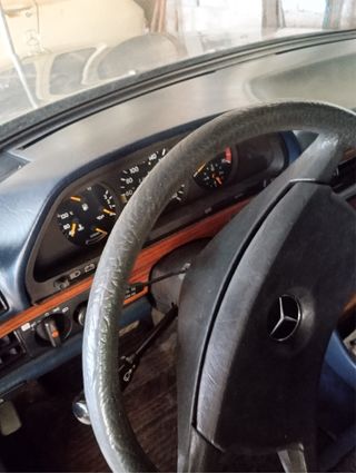 Mercedes-Benz 500 1982