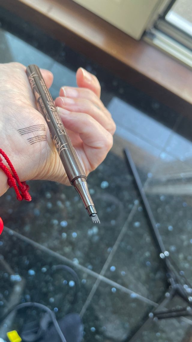 Rotulador de cejas Flowers Deliplus edicion limita