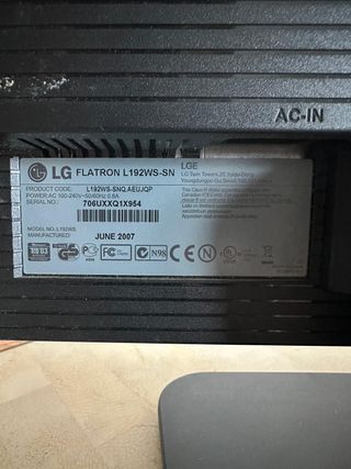 Monitor LG de 19 pulgadas