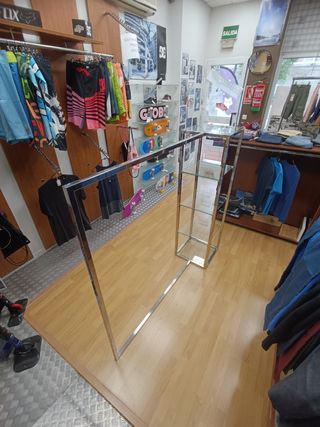 Góndola perchero con baldas de cristal 