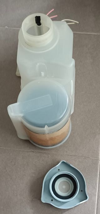 Contenedor de sal y tapa lavavajillas 