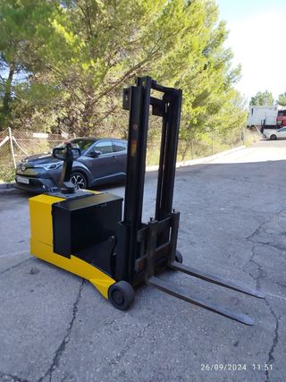 Apilador contrapesado Loc 2800mm 1500kg