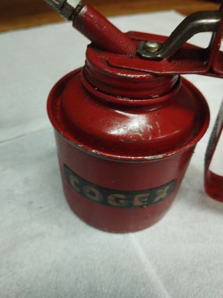 Aceitera en muy buen estado herramientas