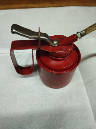 Aceitera en muy buen estado herramientas