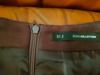 Falda marrón con detalles en cuero