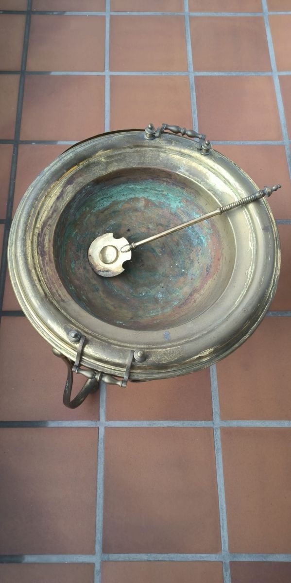 Brasero de bronce