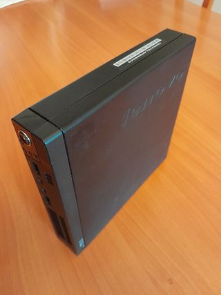Mini pc con pantalla de 21.5"