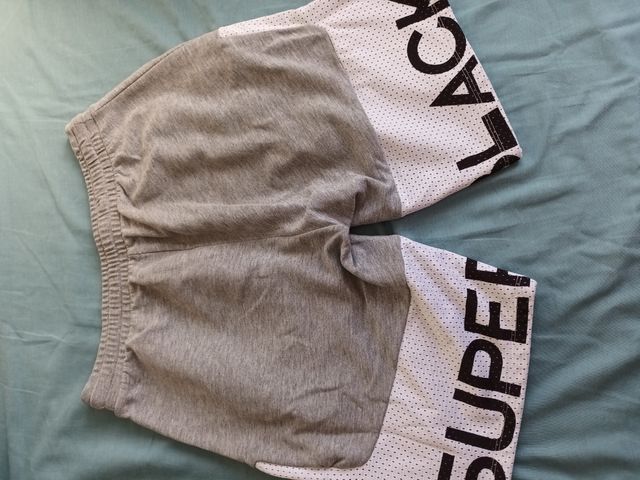 Pantalón corto joven