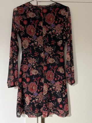 Vestido estampado tul manga larga.