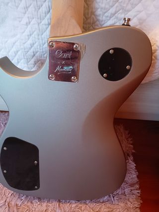 Guitarra Cort Manson Matt Bellamy