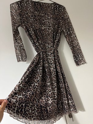 Vestido estampado leopardo.