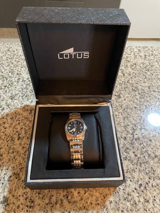 Reloj Lotus