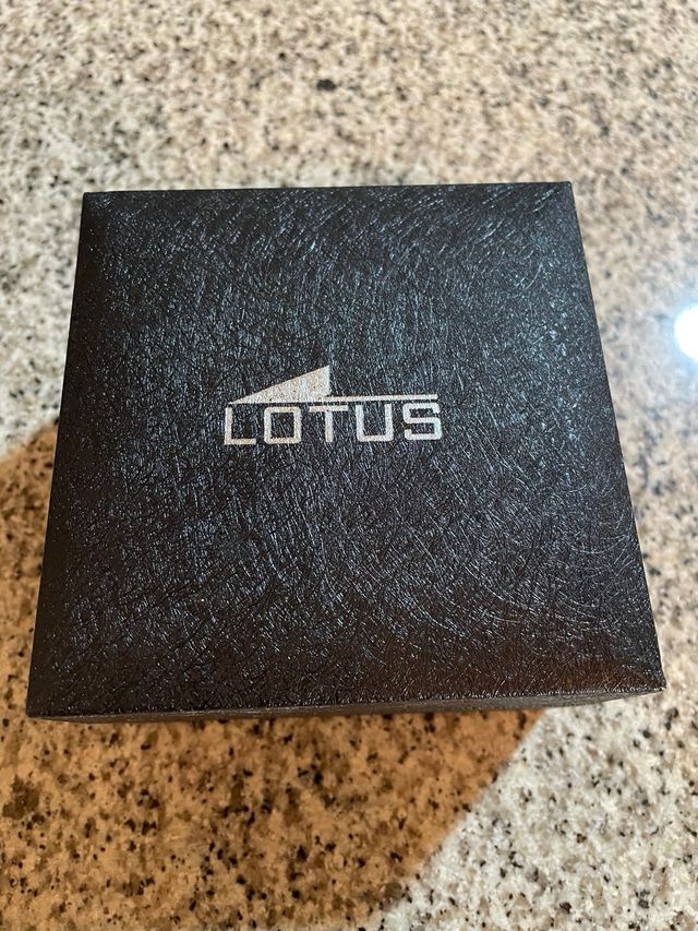 Reloj Lotus