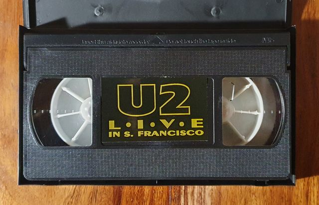 Lotto 2 VHS U2 - Achtung baby / Live in S. Francis