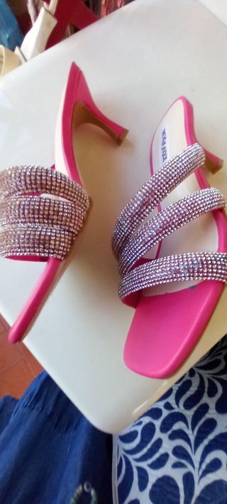 Sandali nuovissimi mai indossati