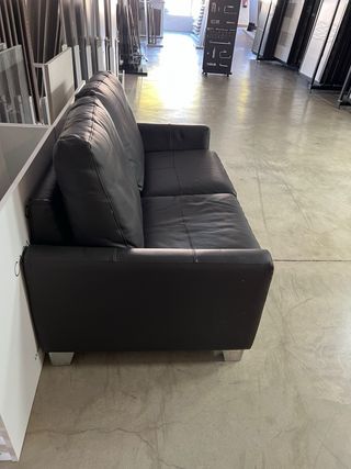 Sofa de piel dos plaAs