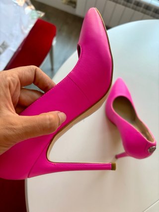 Zapatos tacón stilettos rosa Guess