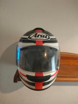 Equipacion de moto marca rst y casco arai