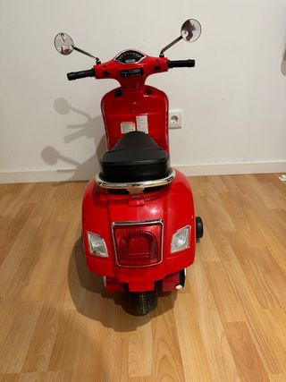 Vendo moto de bateria para niñ@s