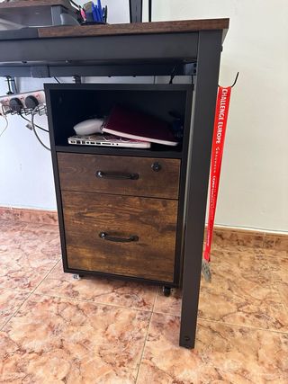Escritorio y cajonera