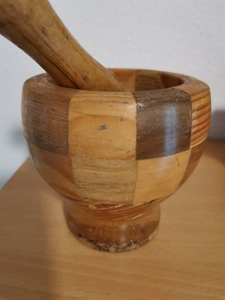 Mortaio in legno con pestello 